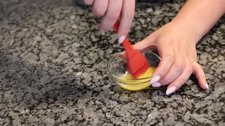 Kako naučiti kako kuhati ukusno tijesto od lepinje poput pahuljica
