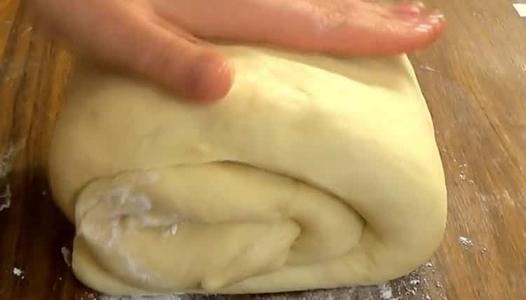 Kako naučiti kako kuhati ukusno tijesto na kiselom vrhnju za torte