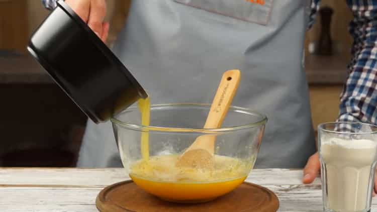 Prema receptu, kombinirajte sastojke kako biste epruvete napravili u vafelskom željezu