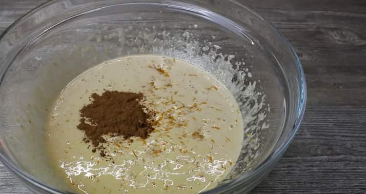 To prepare a pumpkin cake, prepare the ingredients for the dough.