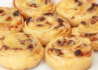 Puff pastry snails in a step by step recipe with photo