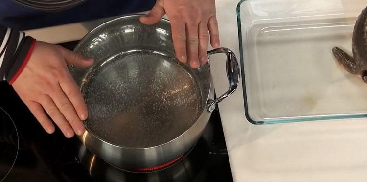 Para preparar la sopa de pescado esterlina, prepare los ingredientes.