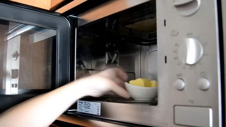 Cuire les oreilles de pâte feuilletée