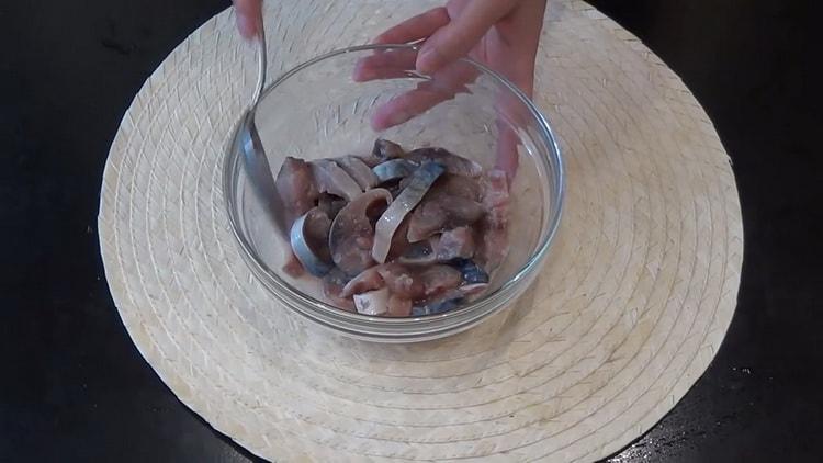 To make mackerel fish hehe, add salt