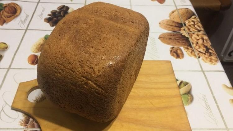 pan integral en una máquina de pan está listo