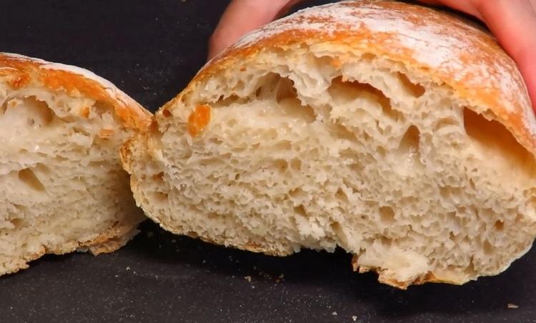 Délicieux pain italien ciabatta prêt