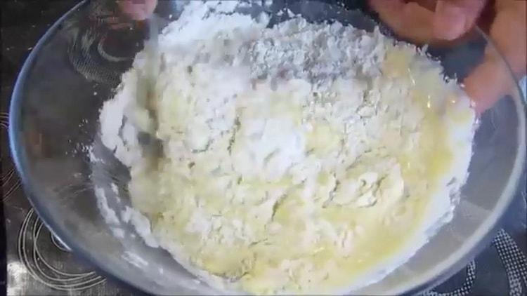 Before you cook potatoes, mix the dough ingredients