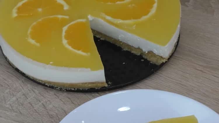 Cheesecake bez pečenja s sirom i kolačićima prema receptu korak po korak sa fotografijom