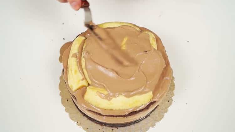 To make a chocolate banana cake, cream the cake