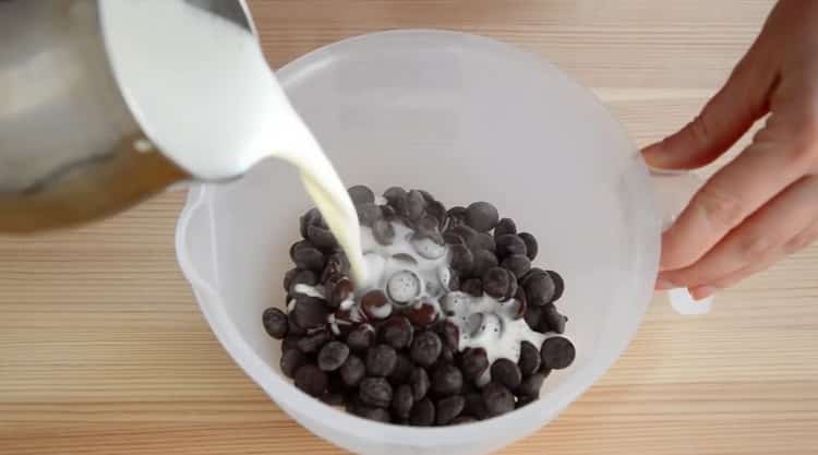 Pour faire des cupcakes au chocolat, préparez les ingrédients