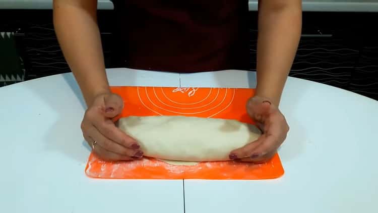 To make puff pastry strudel, roll