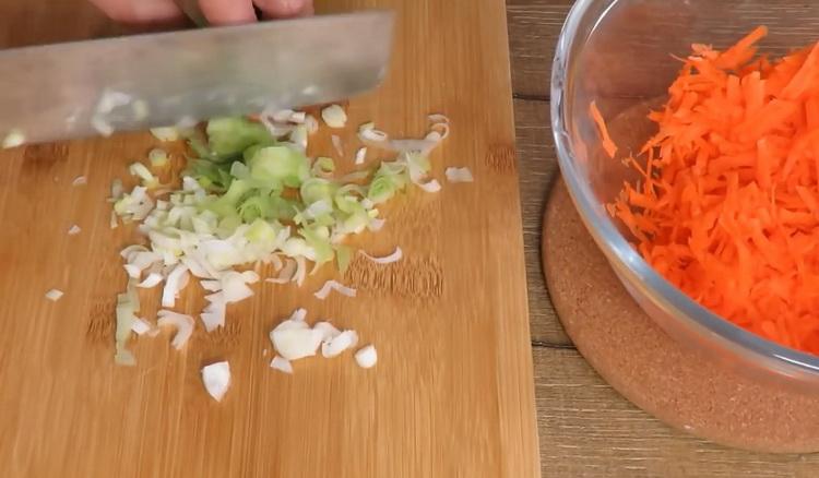 preparar albóndigas con arroz de acuerdo con una receta paso a paso con fotos