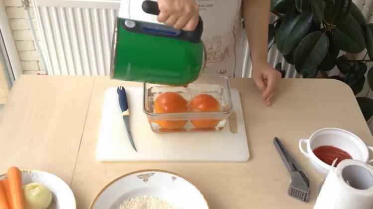 Pour préparer le poivron, préparez les ingrédients