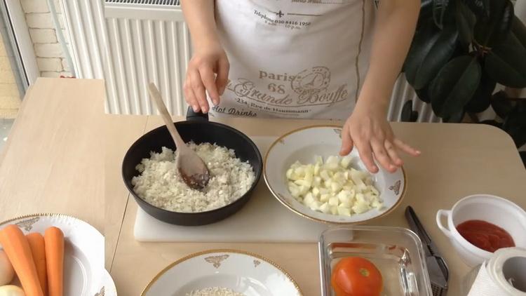 Pour préparer le poivron, préparez les ingrédients