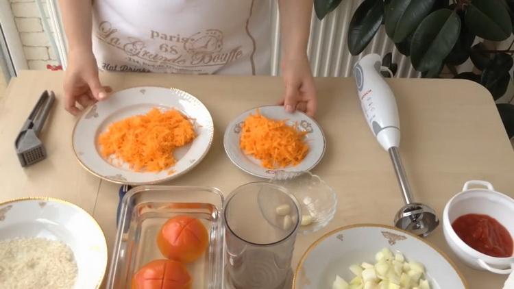 Pour cuire le poivre, râpez les carottes
