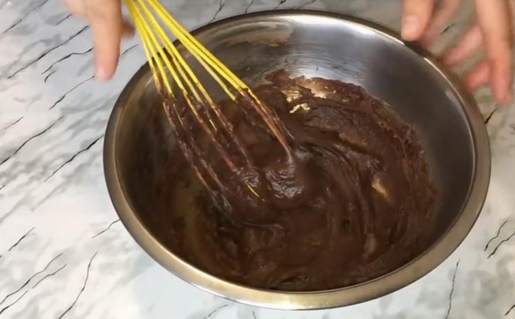 To prepare the cake, prepare the ingredients for the cream