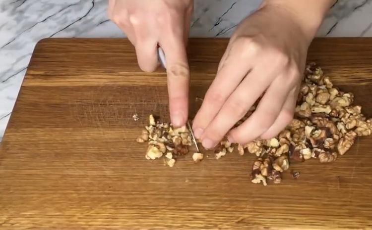 Prepare nuts to make a cake