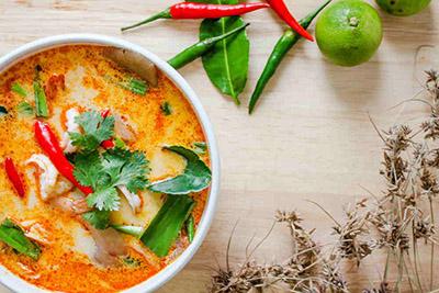 Tom yum with chicken: 4 delicious recipes