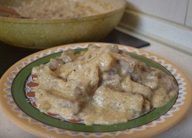 Cooking classic beef stroganoff with sour cream according to the recipe with step by step photos.