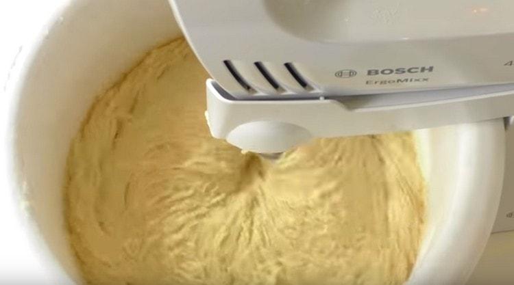 Knead a homogeneous dough.