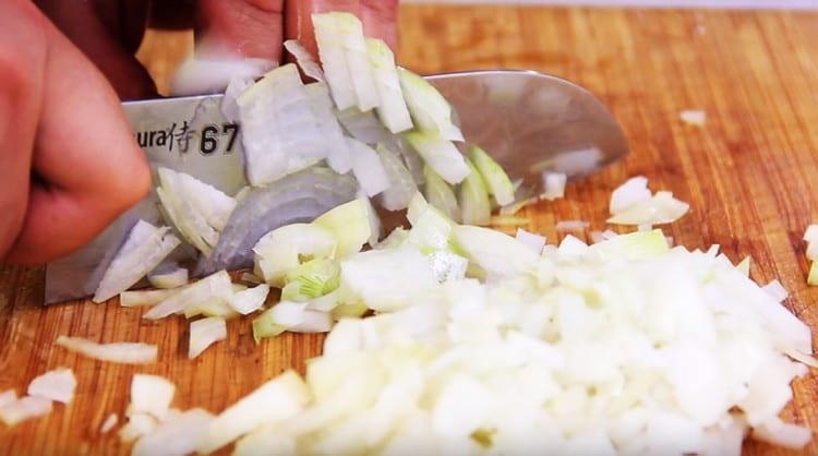 Finely chop the onion.