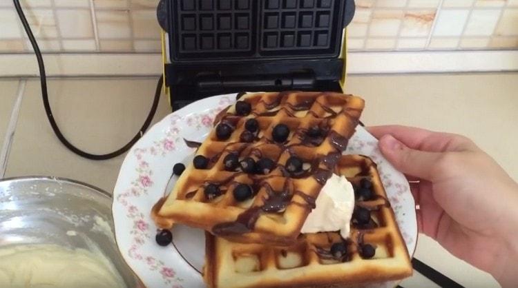 As you can see, it’s not at all difficult to make Viennese waffles according to this recipe for an electric waffle iron.