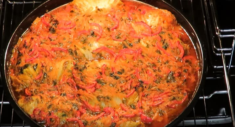 Stuffed cabbage in the oven on a baking sheet cook for about 40 minutes.