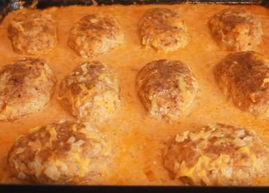 We cook lazy cabbage rolls in the oven in tomato and sour cream sauce according to a step-by-step recipe with a photo.