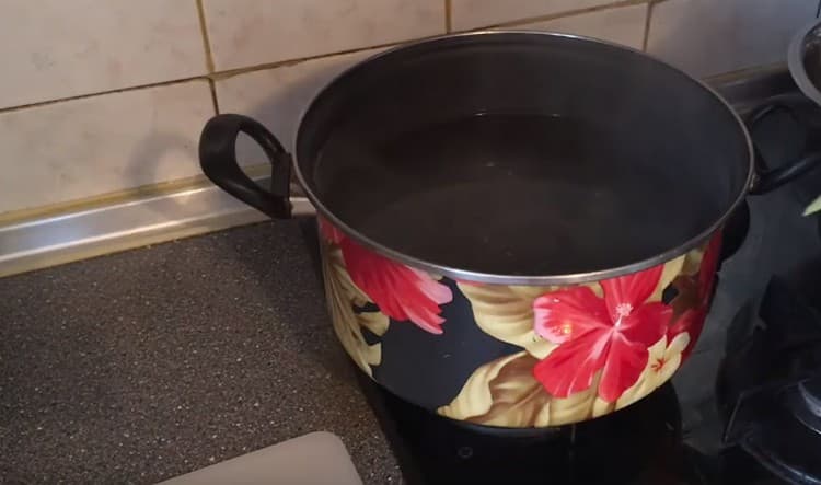 Heat the water in a saucepan.