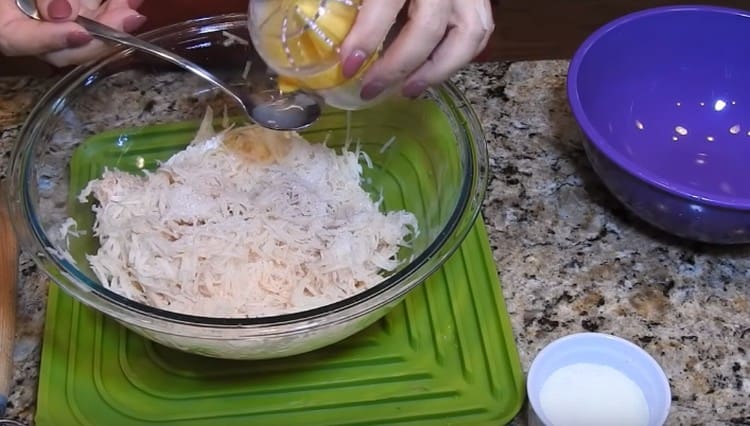 Add salt and lemon juice to the potatoes.