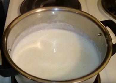 Délicieuse bouillie de semoule liquide au lait: une recette avec des photos et des vidéos étape par étape.