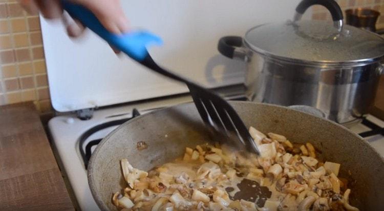 Bien mélanger tous les composants du plat.