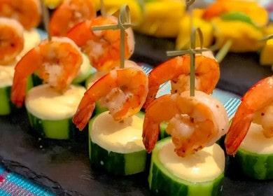 We cook delicious and beautiful canapes with shrimps according to a step-by-step recipe with a photo.