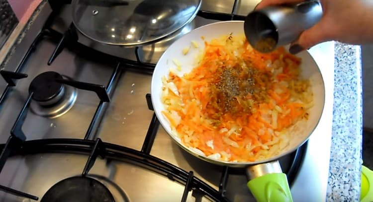 Ajoutez du curry aux légumes.