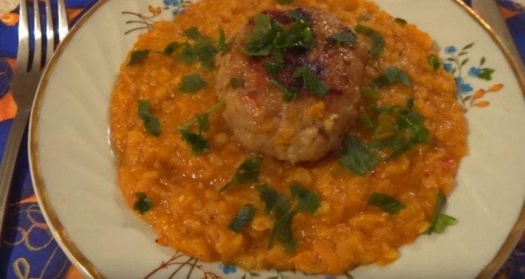 Cooked according to this recipe, red lentils will be an excellent side dish.