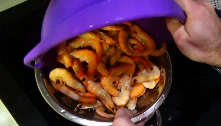 First, wash the shrimp.
