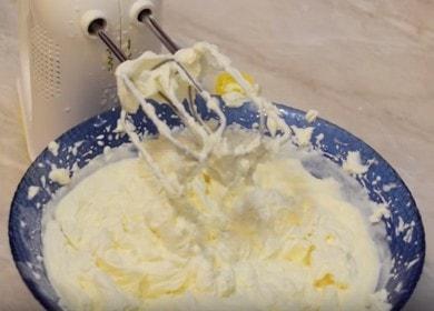 We prepare the most delicate cream for cream and mascarpone cake according to a step-by-step recipe with a photo.