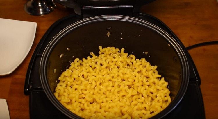 Add the pasta.