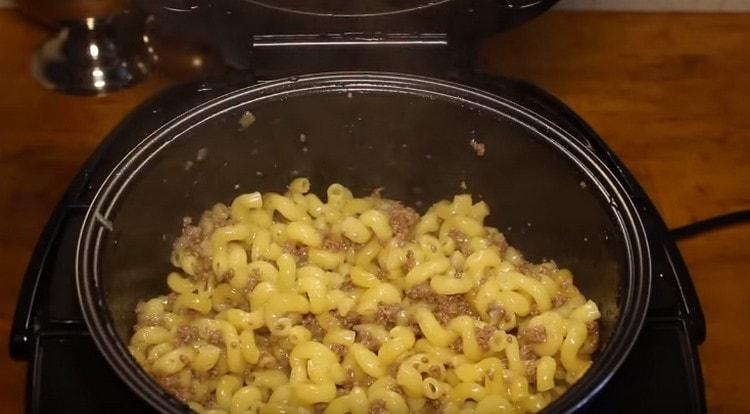 Así que cocinamos pasta marina en una olla de cocción lenta.