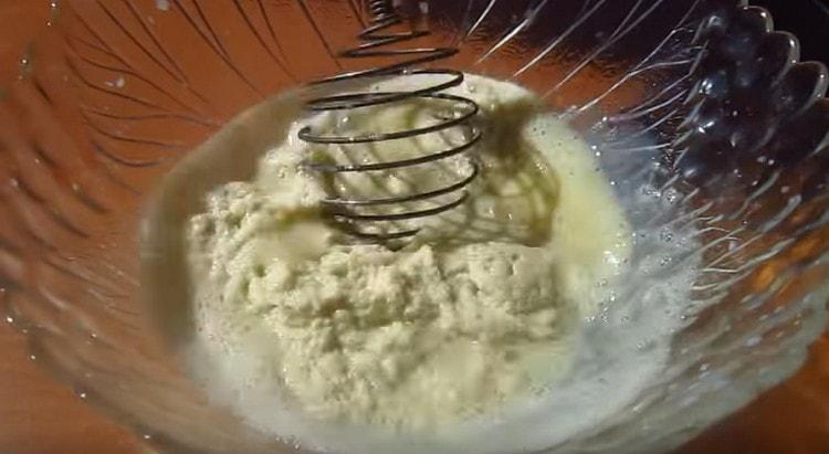 Add the suitable dough to the milk mass.