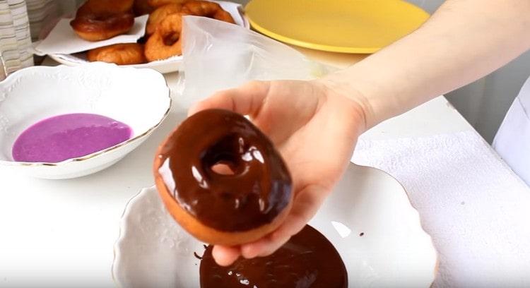 Donuts donuts prepared according to this recipe can be decorated with chocolate icing.