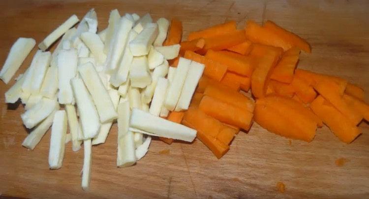 three parsnips and carrots on a grater or cut into strips.