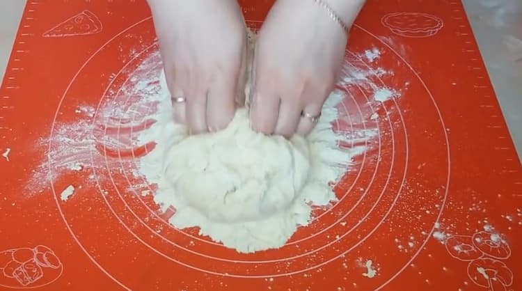 Knead the dough well.