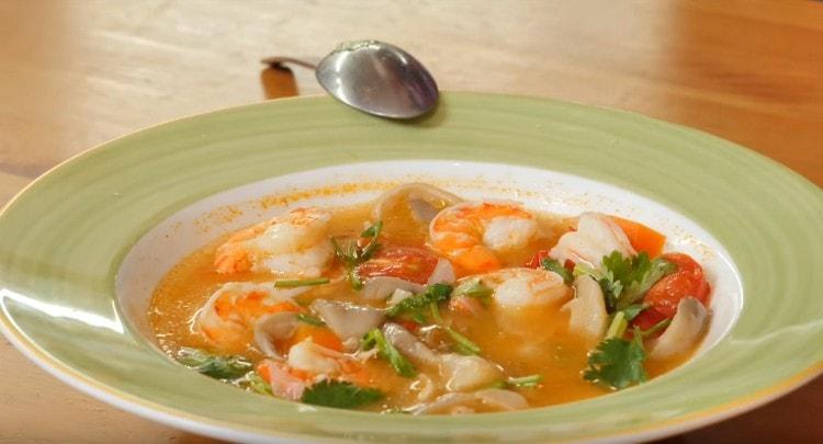 Así que te familiarizaste con la receta de la sopa de camarones tom yam.