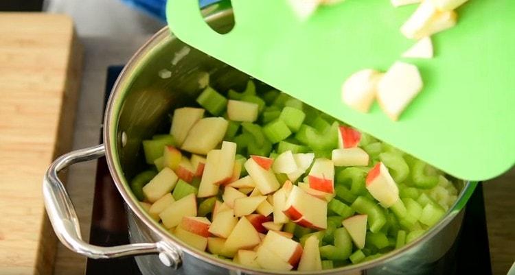 Add apples and celery to the pan.