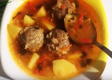 How to learn how to cook a delicious meatball soup with a simple recipe 🥣