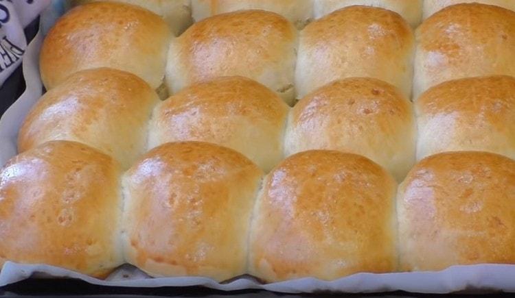 ces petits pains sont cuits rapidement.
