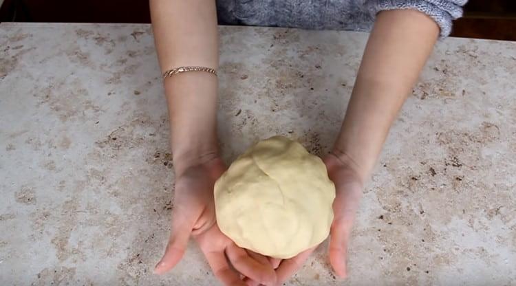Ready dough should be smooth.