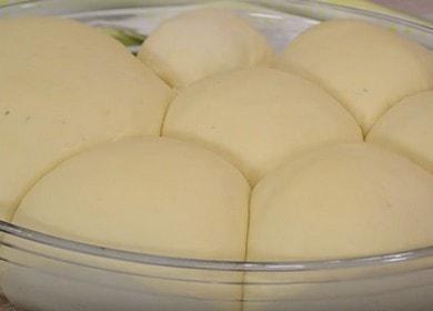 Ideal quick yeast dough for pizza on the water: cook according to the recipe with a photo.