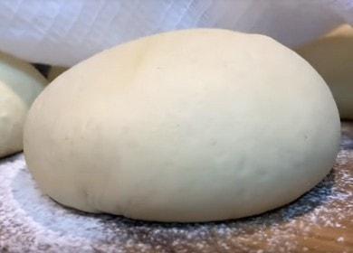 We prepare the right pizza dough, as in a pizzeria, according to a step-by-step recipe with a photo.